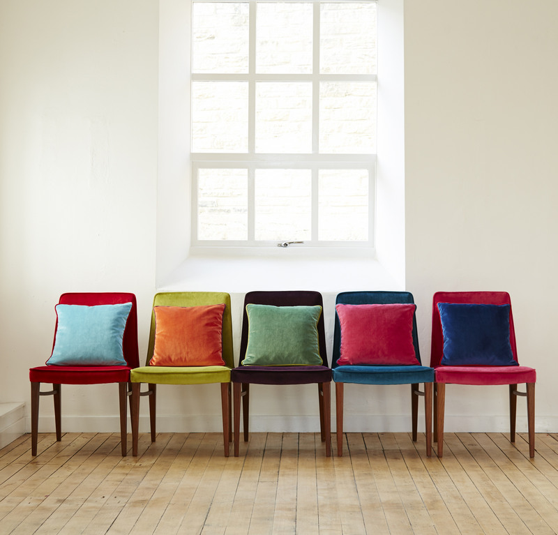 כיסאות צבעונים